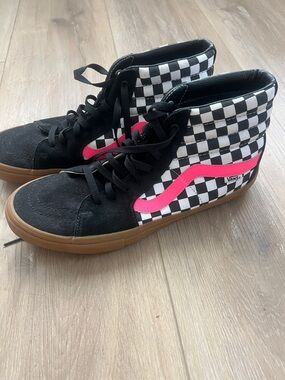 NEW Vans High-Top Checkerboard Sneakers with Pink Side Stripe